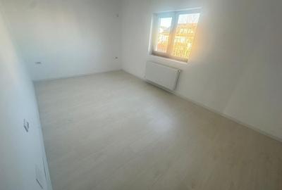 Duplex cu 4 camere cu Canalizare în Central - 12