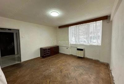 Apartament cu 2 camere semidecomandat în Moroasa 1
