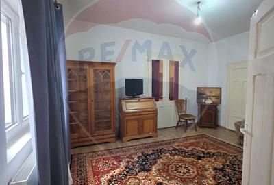 Casă cu 2 camere decomandat cu Teren 102 Mp în Ultracentral - 1