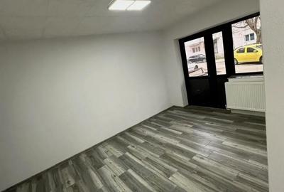 Spațiu comercial, de 52 mp, în Central - 4