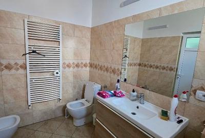 Vand cladire de 1800 mp (2 hale x900 mp) si 4050 mp teren. Pret negociabil Vand cladire de 1800 mp (2 hale x900 mp) si 4050 mp teren. Pret negociabil - 3