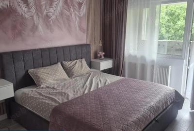Apartament cu 3 camere renovat complet - Re?i?a, Bd. Republicii, langa muzeu - 9