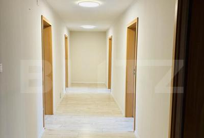 Casă cu 10 camere cu Teren 411 Mp în Lunei - 1