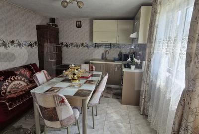 Casă cu 5 camere cu Teren 1150 Mp în Mănești - 4