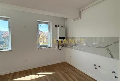 Apartament cu 2 camere decomandat în Apărătorii Patriei - 3