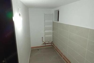 Casă cu Teren 1439 Mp în Socol - 1