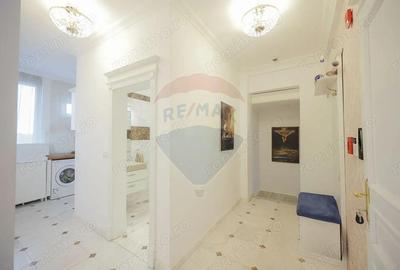 Cladire multifunc?ionala de vanzare spa?iu comercial + 2 apartamente - 11