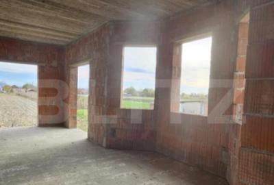 Casă cu 7 camere cu Teren 2703 Mp în Halmeu - 2