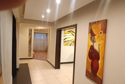 Apartament de  închiriat cu 3 camere, zona Km 5 Apartament de  închiriat cu 3 camere, zona Km 5 - 5