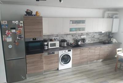 Apartament cu 2 camere semidecomandat, mobilat în Florești - 3