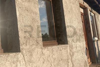 Casă cu 2 camere cu Teren 5800 Mp în Central - 8