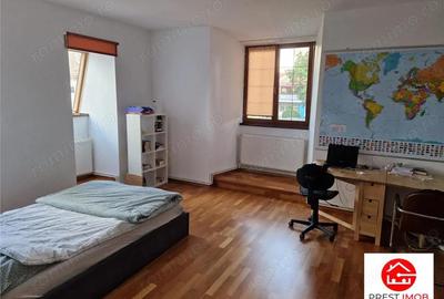 Casă cu 4 camere cu Canalizare în Central - 15