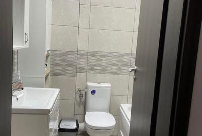 Casă cu 2 camere decomandat în Roșu