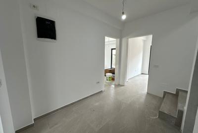 Casă individuală cu 5 camere cu Canalizare în Central - 2