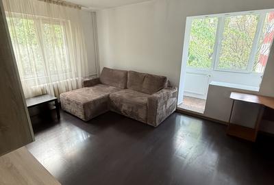 Apartament cu 2 camere decomandat în Berceni