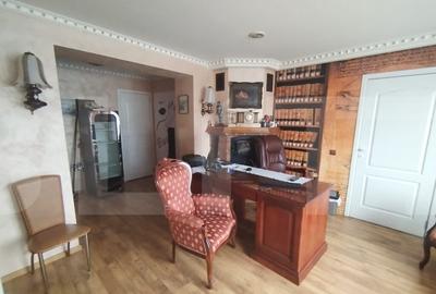 Spațiu comercial, de 120 mp, în Central - 1