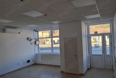 Inchiriez spatiu comercial - 4
