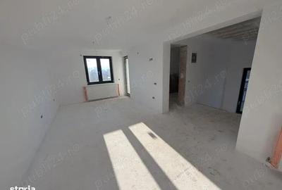 Casă cu 3 camere cu Teren 300 Mp în Central - 2