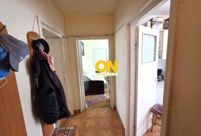Apartament cu 3 camere semidecomandat în Cetate - 3