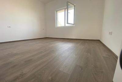 Casă individuală cu 4 camere cu Canalizare în 1 Decembrie - 13
