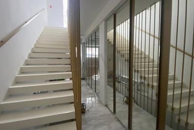 Casă individuală cu 10 camere cu Canalizare în Dorobanți - 9