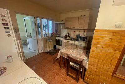 Apartament cu 3 camere decomandat în Central - 6