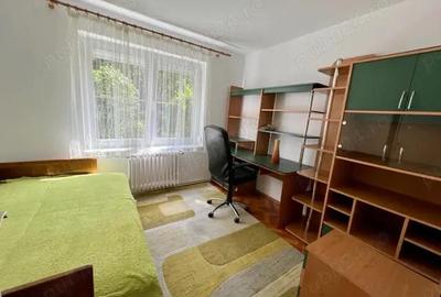 Apartament cu 4 camere decomandat în 7 Noiembrie - 9
