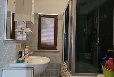 Casă cu 6 camere cu Canalizare în Nord-Est - 2