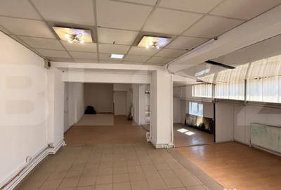 Spațiu comercial, de 307 mp, în Central - 7