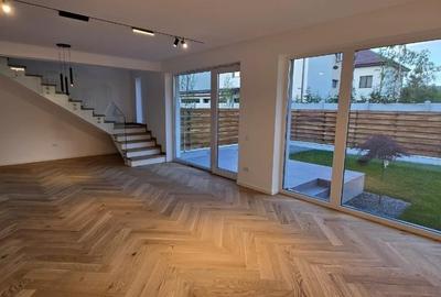 Duplex cu 4 camere cu Canalizare în Central - 11