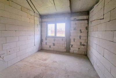 Casă cu 4 camere cu Teren 1007 Mp în Central