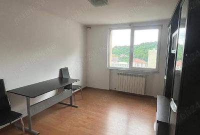 Apartament cu 3 camere decomandat în Central - 3