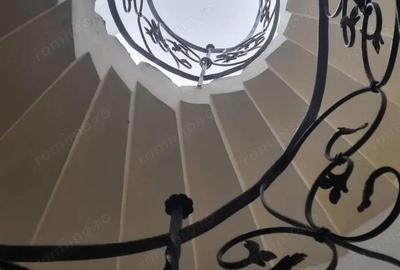 Casă cu 8 camere în Central