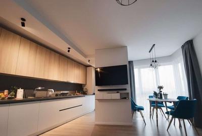 Apartament cu 3 camere semidecomandat, mobilat în Central - 1