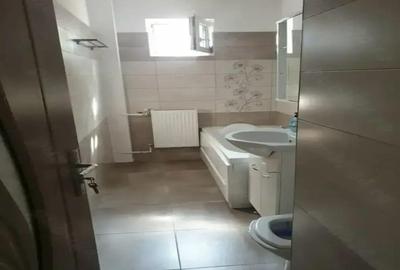 Colegiul Banatean .. 1 camera mobilata si utilata .. 65.000 euro