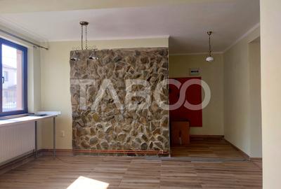 Duplex cu 4 camere cu Canalizare în Piața Cluj - 2