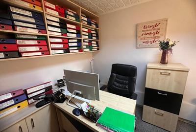 Spațiu comercial, de 32 mp, în Central - 4