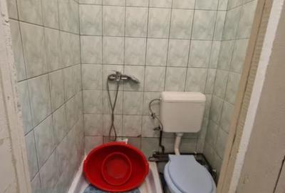 Camera de camin cu baie si bucatarie - zona Tractorul - 2