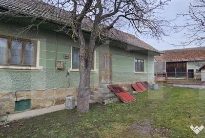 Casă cu 2 camere cu Teren 1223 Mp în Bicfalău - 2