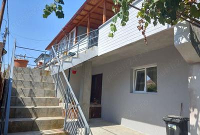 Vand apartament situat intr-o vila langa Peco Agigea , 84.0000 - 2