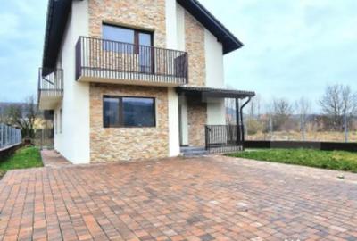 Casă cu 5 camere cu Teren 446 Mp în Chinteni - 5