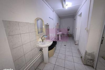 Spațiu comercial, de 300 mp, în Central - 1