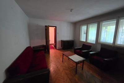 Apartament cu 3 camere semidecomandat în Dristor - 9