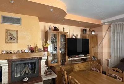 Casă cu Teren 1138 Mp în Corunca - 5