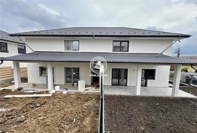 Casă cu 4 camere cu Teren 250 Mp în Central