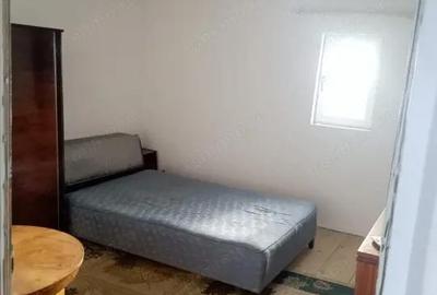 Casă cu 3 camere cu Teren 450 Mp în Central - 2