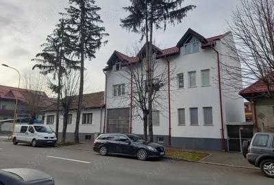 Cladire moderna 500mp cu 4 Apartamente mari, Lot 490mp, parcari, central Brasov