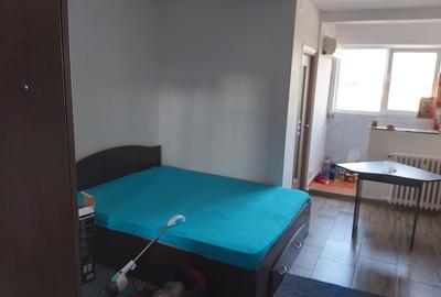 Garsonieră decomandată în Costin Georgian - 1