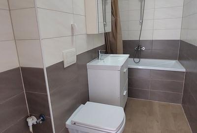 Apartament cu 3 camere decomandat în Tractorul - 3