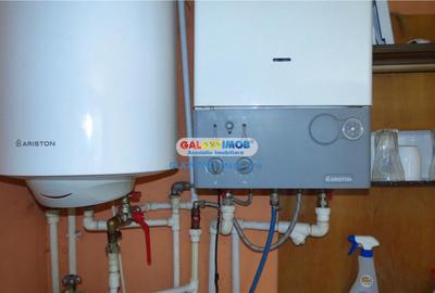 Casă cu 3 camere cu Teren 5000 Mp în Central - 2